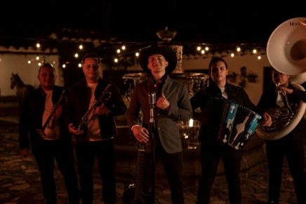 “Mi historia entre tus dedos”, el nuevo éxito musical de Luis Alfonso