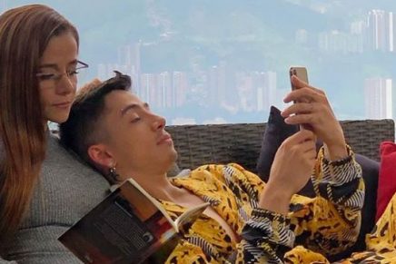 Mamá de Andy Rivera enciende las redes luciendo un diminuto bikini