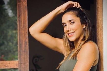 Daniela Ospina encendió las redes luciendo un diminuto bikini