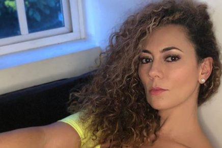 La candente foto de Alejandra Guzmán con pelo lacio y en lencería