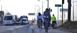 Bogotanos muestran inconformidad por ciclovía en la calle 13