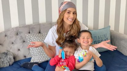 Carolina Soto le puso a su hija ropa de segunda y por su cara dicen que no le gustó