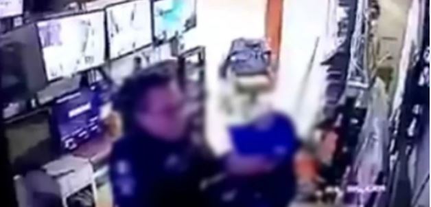 Policías son "pillados" teniendo sexo y cámaras de seguridad los graba