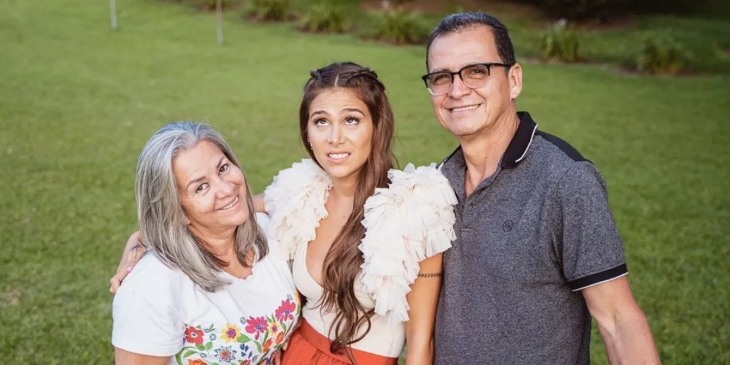 Greeicy Rendón presumió la belleza de su mamá y hasta le pidió una “vueltica”