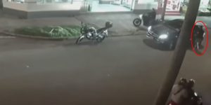 Ladrones intentaron robar un carro lujoso Foto captura video
