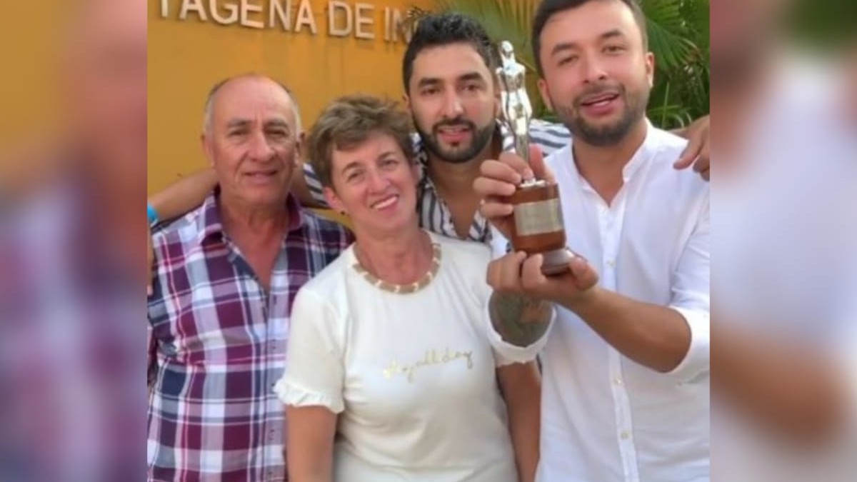 'Los montañeros' son condecorados en Manizales por su aporte cultural