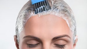 Mujer en Brasil murió por alergia tras aplicarse un tinte para el cabello