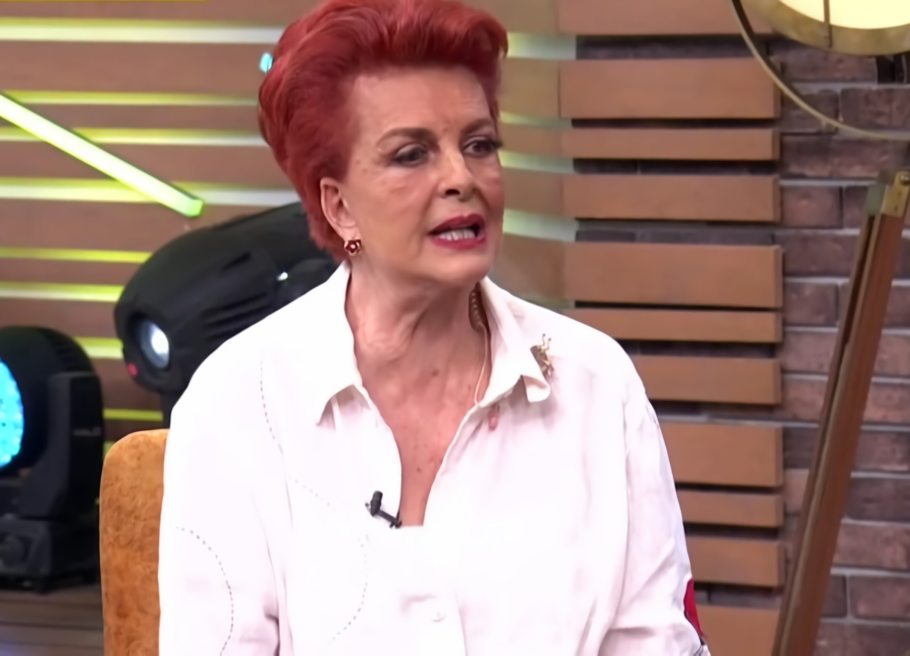 Presentadora asegura haber sido operada por extraterrestres