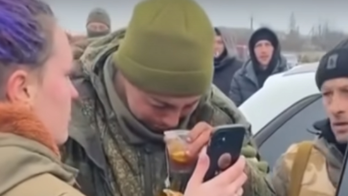 Video: soldado ruso no aguanta más, rompe en llanto y ‘se rinde’