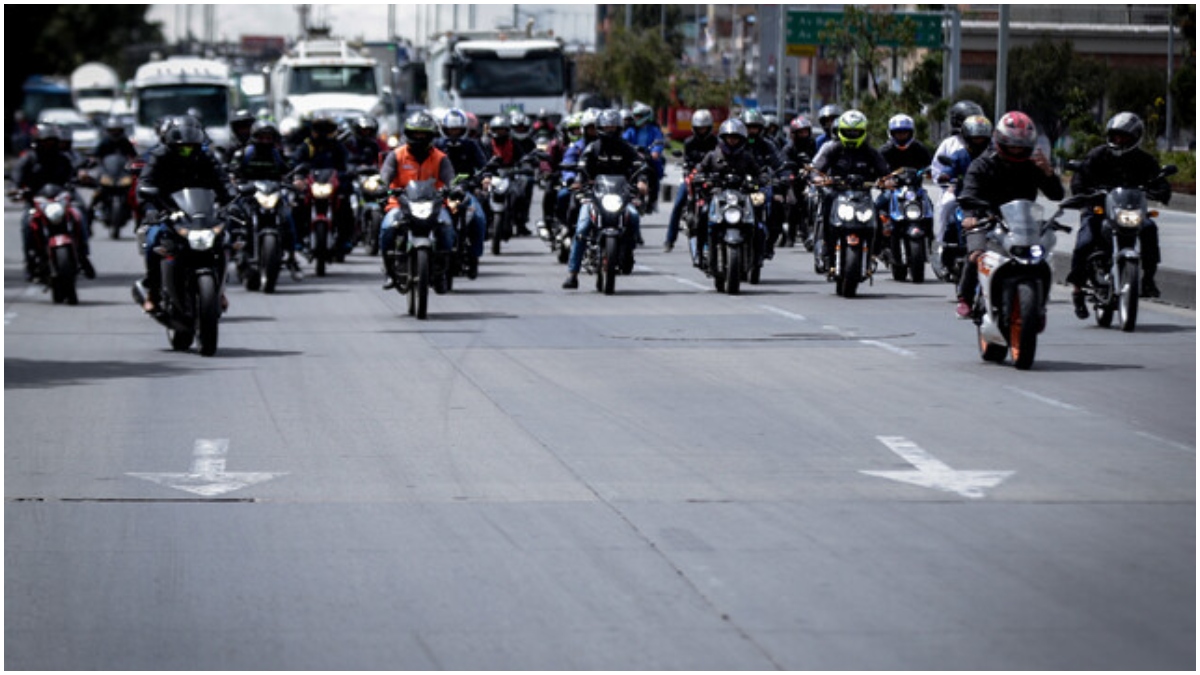 050422 Parrillero moto Bogotá _ Foto_ Colprensa