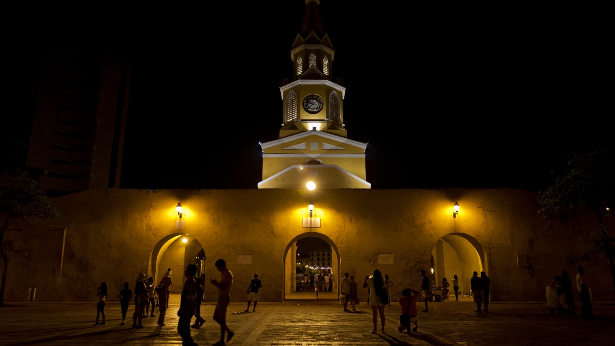 Sorprenden a pareja teniendo relaciones en las murallas de Cartagena
