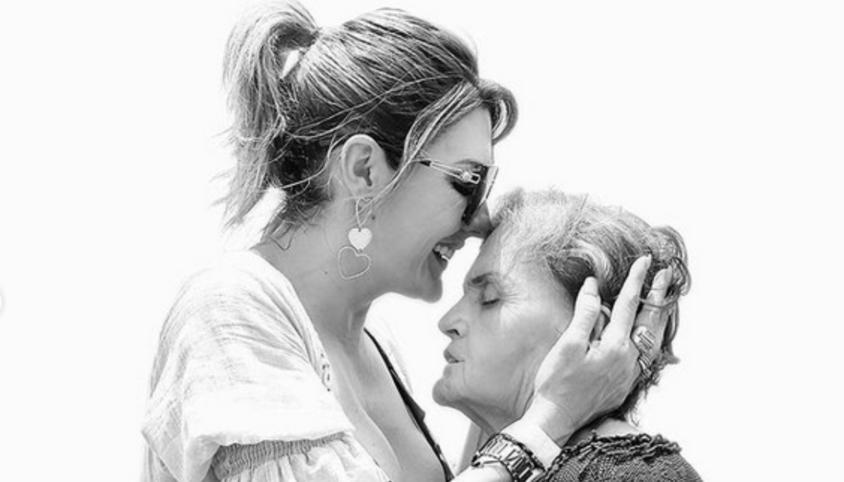 “Vuela alto mamita”, el emotivo mensaje de Ana Karina Soto tras la muerte de su mamá
