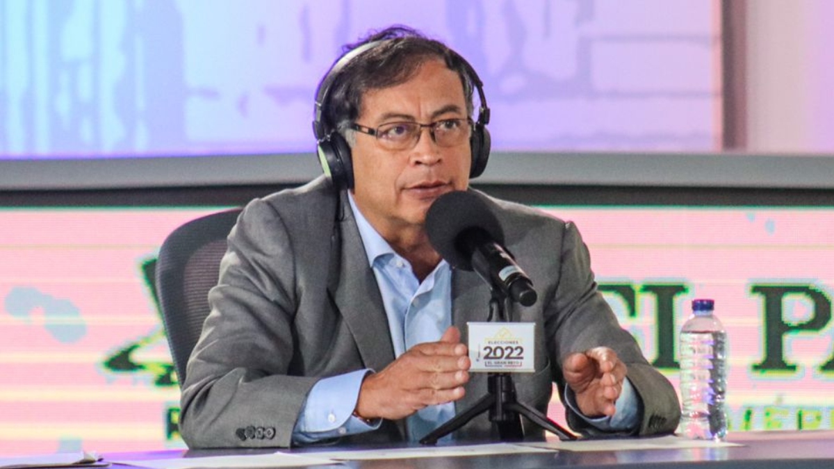 “Uribe lo transformó en un banco”: Gustavo Petro explica cómo cambiaría el Icetex