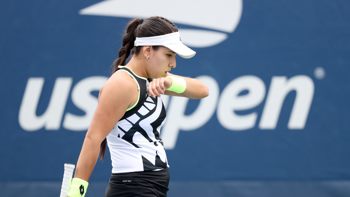 En medio de lágrimas, Camila Osorio se retiró de Wimbledon por lesión