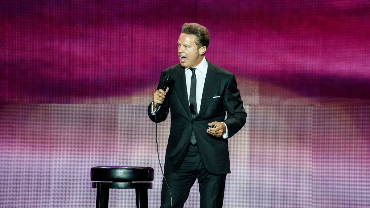 ¿Qué se hizo? Le preguntan a Luis Miguel por foto en la que se ve rejuvenecido