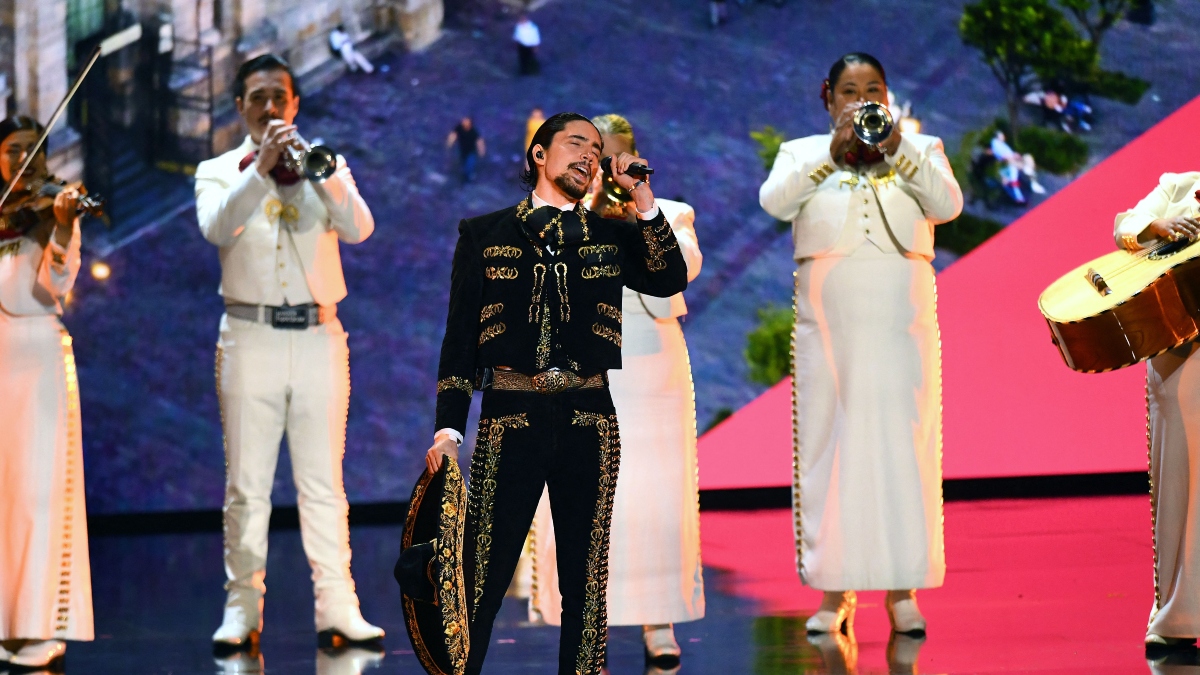 ‘La Mejor Decisión’, el nuevo sencillo de Alex Fernández