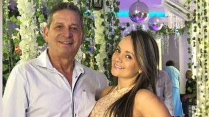 El conmovedor canto de hija de Darío Gómez en el funeral de su padre