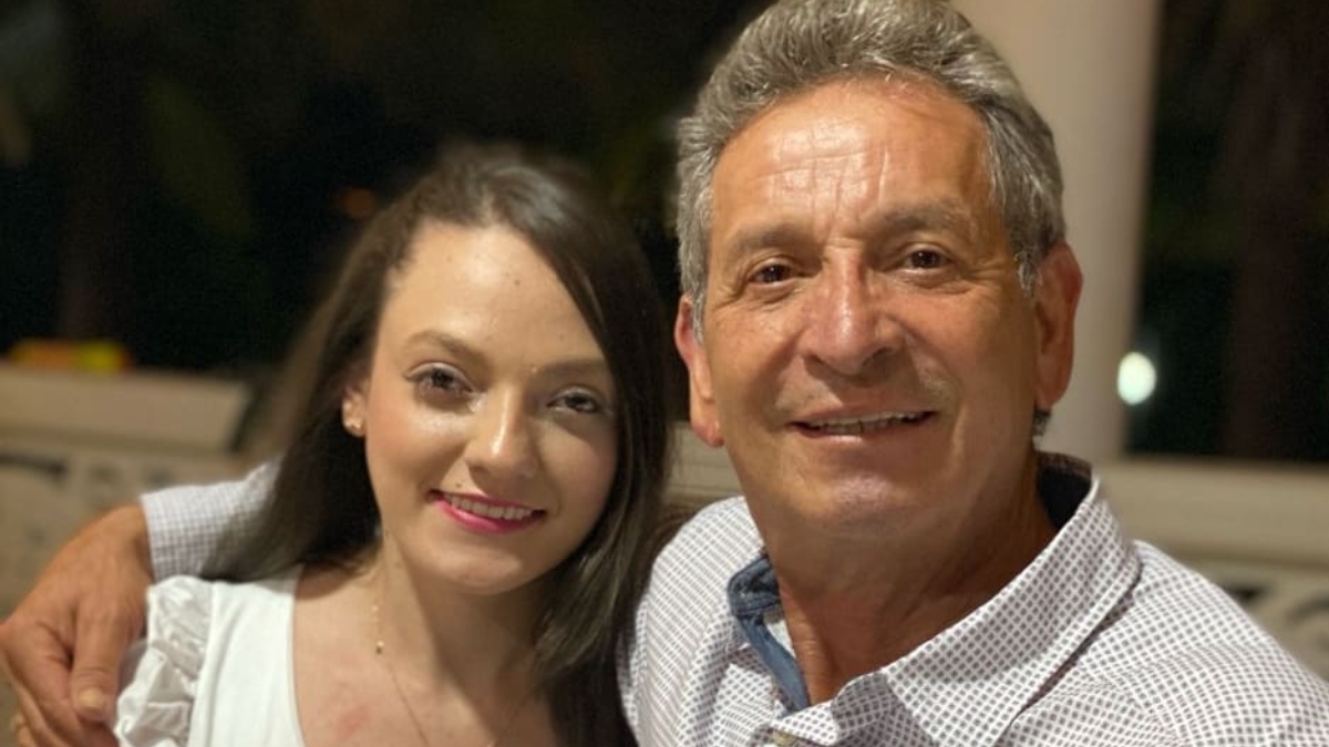 Daniela, nieta de Darío Gómez, rompió en llanto al escuchar su canción