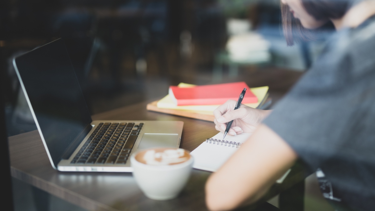 Atención jóvenes: Puedes aplicar a una beca para conseguir trabajo