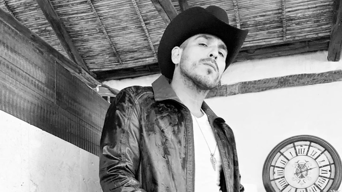 La razón por la que Espinoza Paz no baila en sus videos