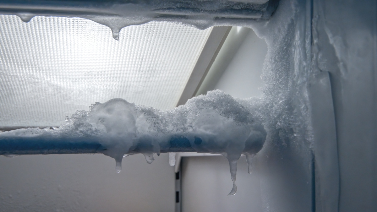 Congelador lleno de hielo (Getty Images)