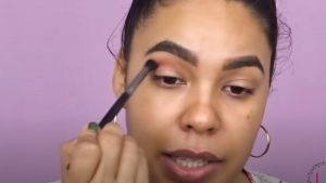 Youtuber probó maquillaje de todo a 1.000 _ Foto_ captura YouTube Laura Castellanos