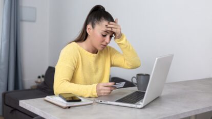 ¡Pilas! nueva estafa en WhatsApp: circula un mensaje del falso ‘Bono Mujer’