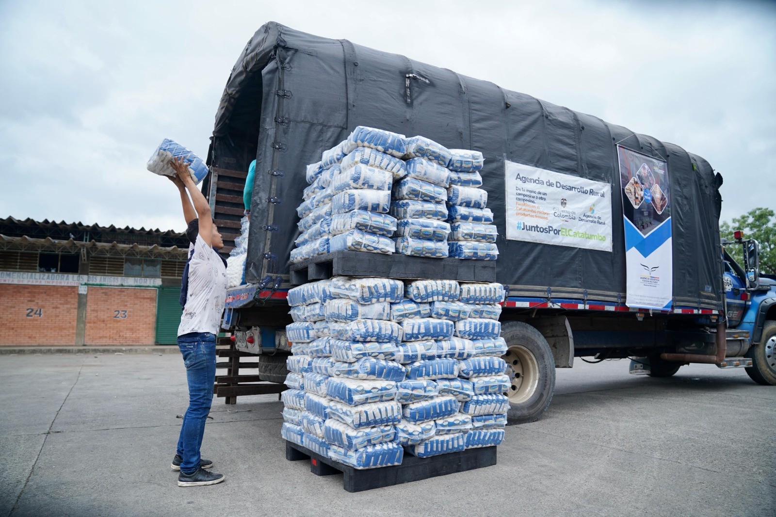 Campesinos beneficiados arroz