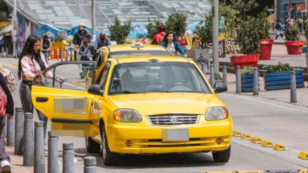 Servicio de taxi en Bogotá: teléfonos de empresas que avala la Secretaría de Movilidad