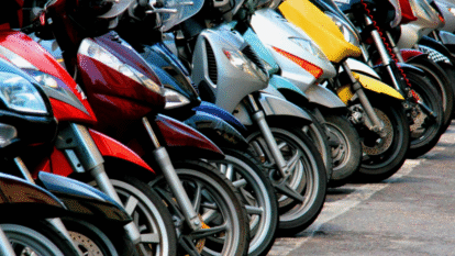 Motos parqueadas en la ciudad (Créditos: Getty Images)