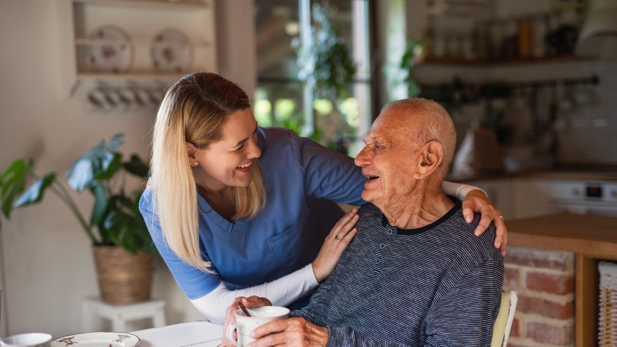 Cuidador domiciliario EPS