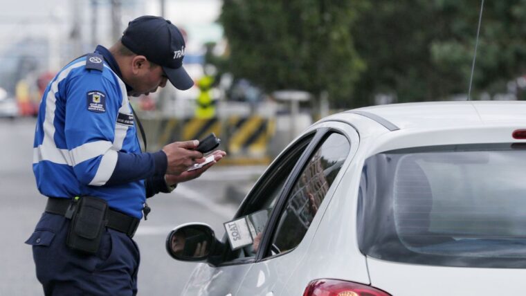 Pico y palca solidario