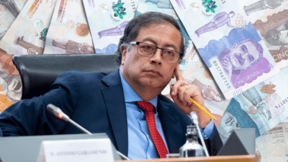 Salario mínimo y Petro | Getty Images