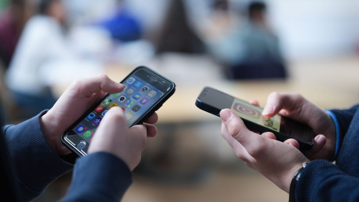 Proyecto propone restringir el uso de celulares en Colegios públicos de Ibagué