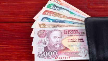 Banco billetes antigua