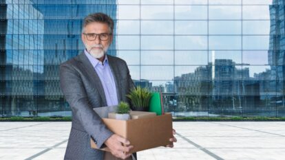 ¿Pueden despedirlo si le falta poco tiempo para poder solicitar la pensión? Esto dice la ley. | Getty Images