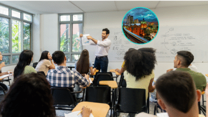 Imagen de un salón de clases junto a una foto de Medllín al atardecer. Créditos: Getty Images
